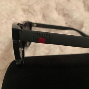 GUCCI Sunglasses GG0010S